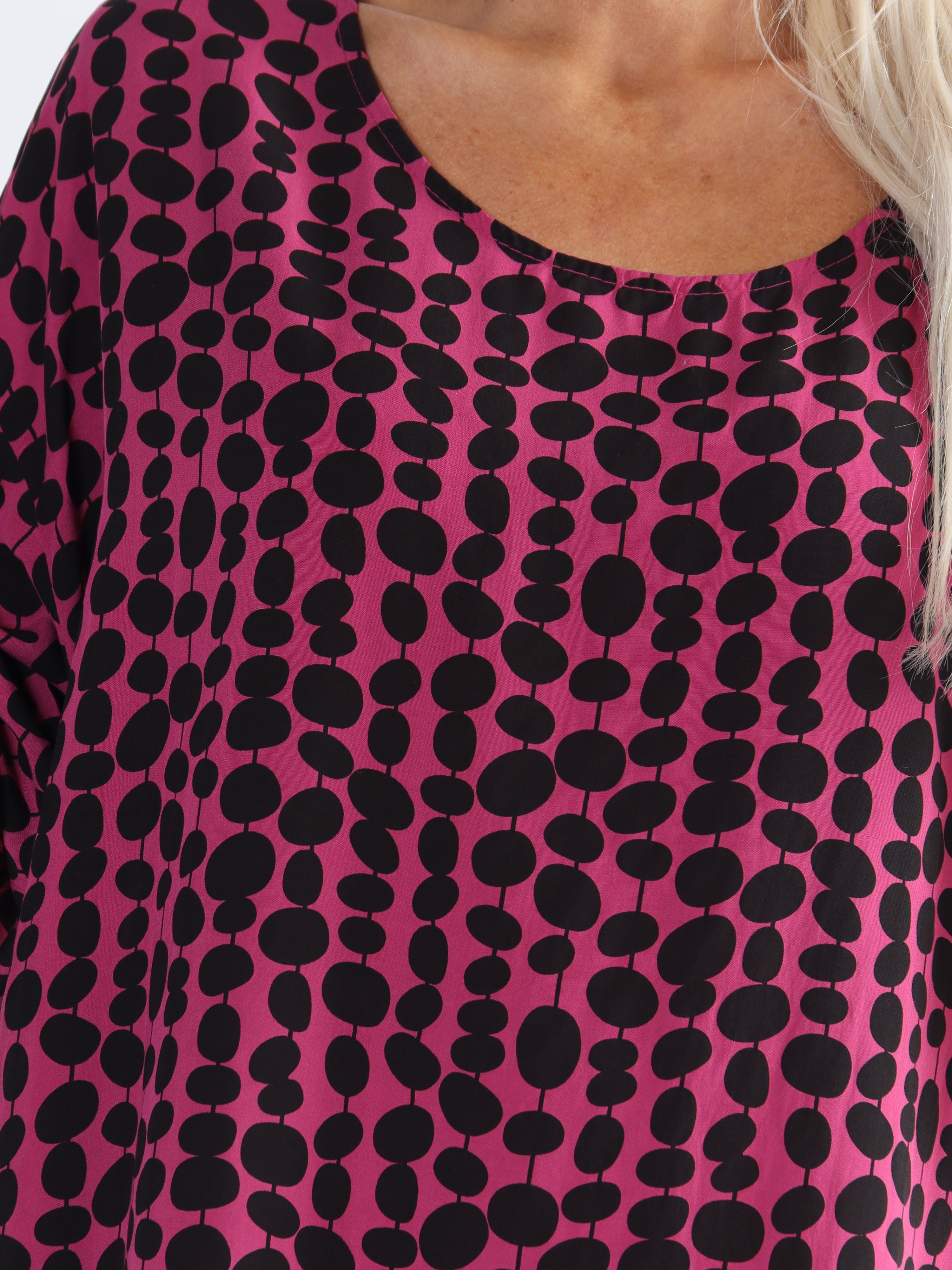 Dido - Sød plus size tunikakjole i viskose med prikker